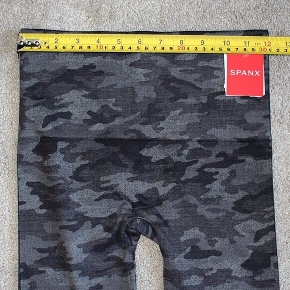 New w/Tags - Spanx Look At Me Now Seamless Leggings in Heather Camo, size Med - Picture 5 of 10